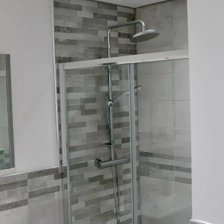Apartment Stunning Spacious Near Leeds Centre Pass The Keys