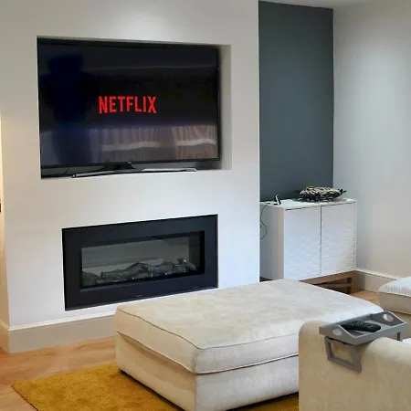 Stunning Spacious Near Leeds Centre Pass The Keys Appartement
